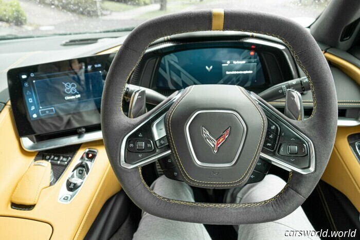 Обзор Corvette Convertible Z51 2025 года выпуска: По-прежнему лучший спортивный автомобиль Америки | Carscoops